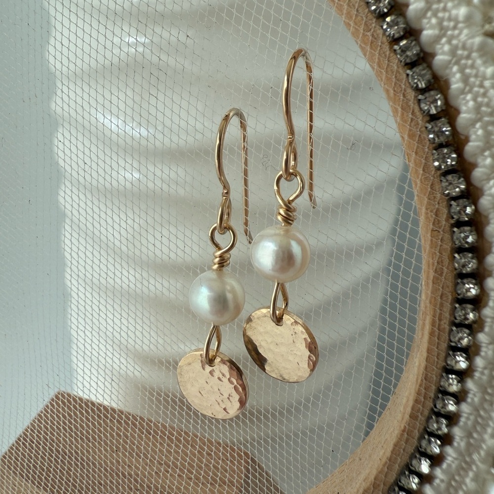 14K Gold Hammered Disc Pearl Earrings - Picture 10 of 10